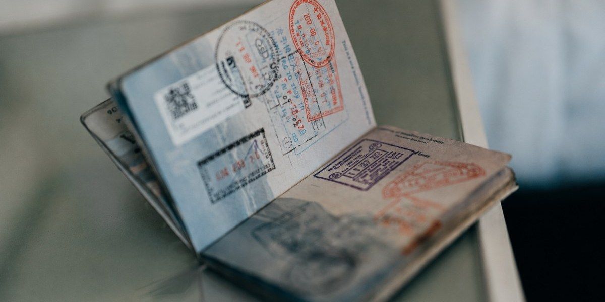 Belge sahteciliği — sahte pasaport ve kimlik tuzakları